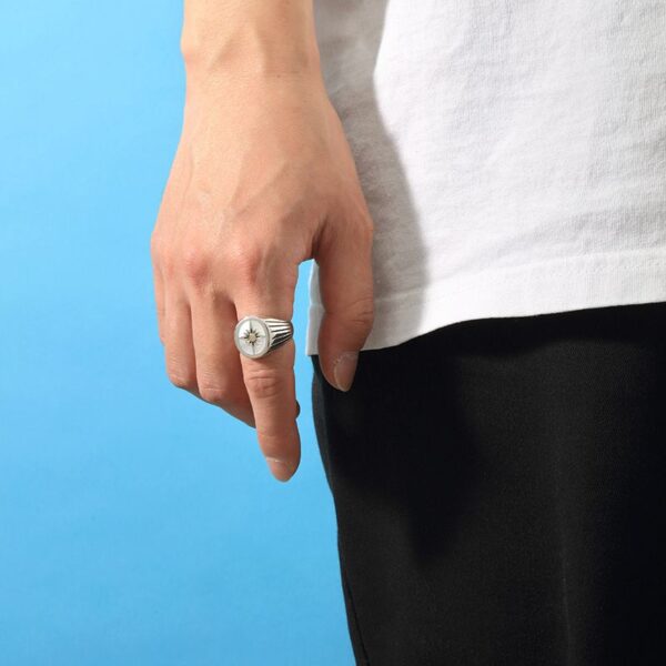 SAAD Premium Shell and 18K Gold Round Signet Ring - Image 4